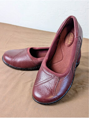 Clarks Bendables Burgundy Leather Slip On Flats Womens 6.5W Wide Comfort Shoes